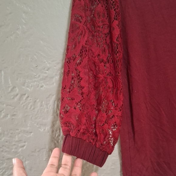 Green Envelope Red Lace Sleeve Blouse Size XS - Picture 3 of 7